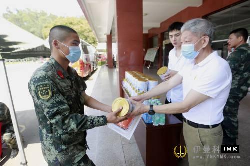 Armed police officers and soldiers stationed in Shenzhen donated more than 100,000 ml of blood in a shortage of blood banks news 图3张